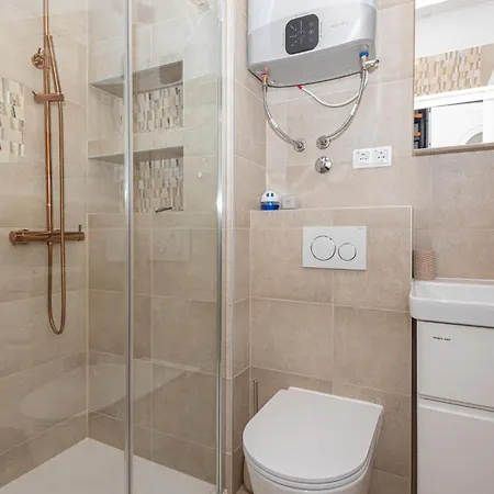 Vakantiehuis Stunning In With Kitchen