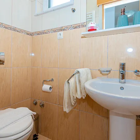 Stunning In With Kitchen Vakantiehuis *