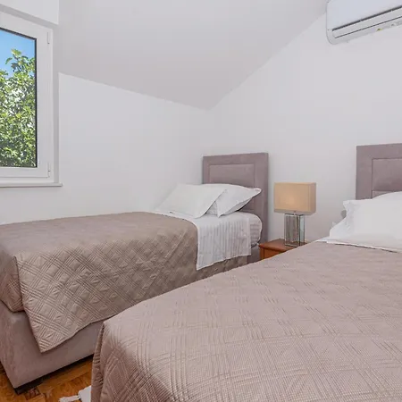 Stunning In With Kitchen *