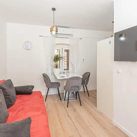 Stunning In With Kitchen Vakantiehuis *