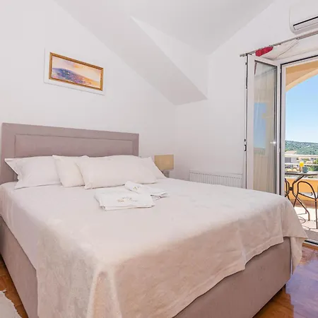 Stunning In With Kitchen *