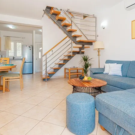 Stunning In With Kitchen بيروفاتش