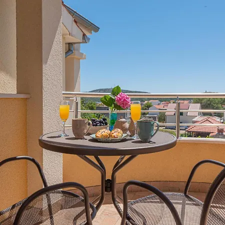 Stunning In With Kitchen Holiday home Pirovac