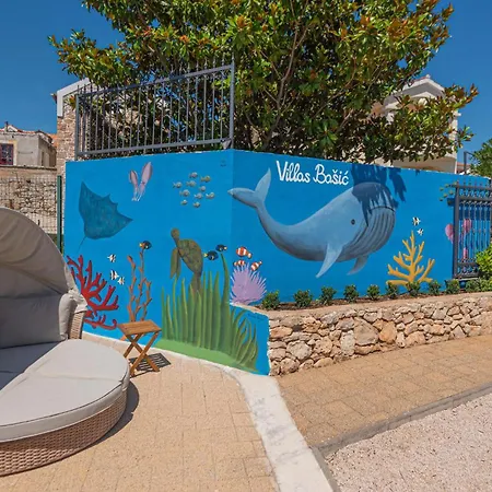 Vakantiehuis Stunning In With Kitchen Pirovac