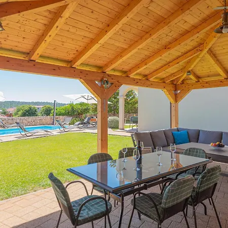 Stunning In With Kitchen