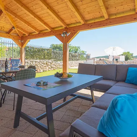 Stunning In With Kitchen *