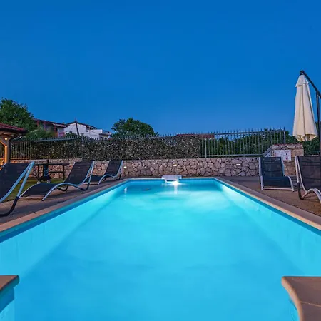 Stunning In With Kitchen Pirovac
