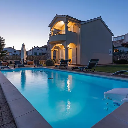 Stunning In With Kitchen * Pirovac