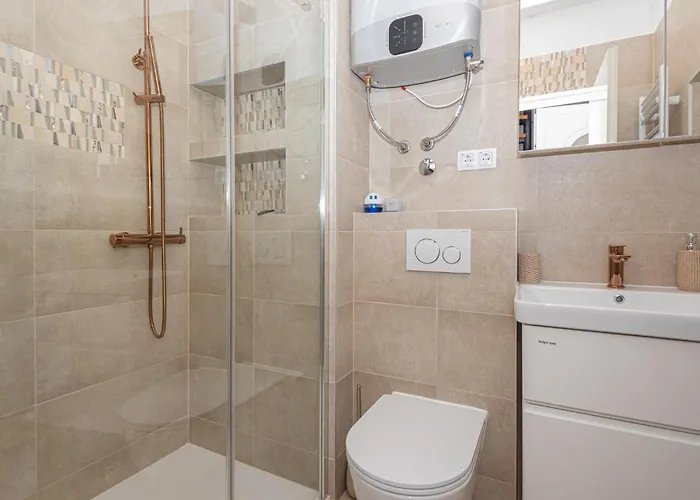 Ferienhaus Stunning In With Kitchen