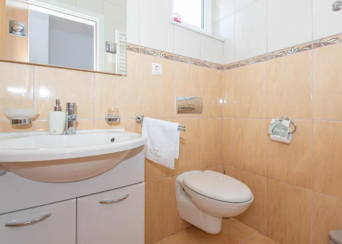 Ferienhaus Stunning In With Kitchen *