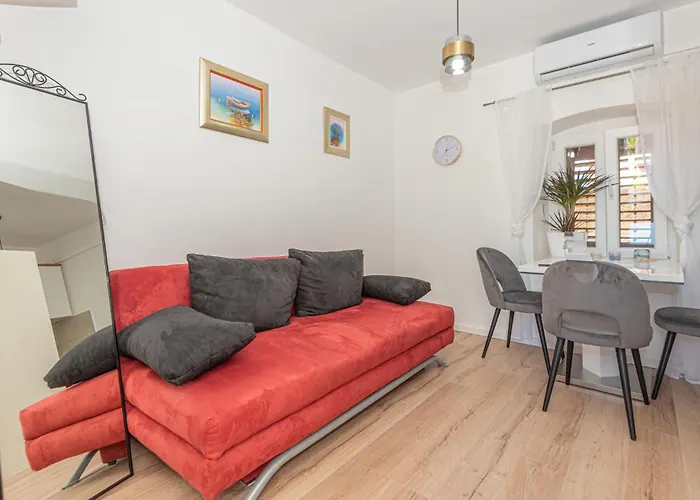 Stunning In With Kitchen 別荘