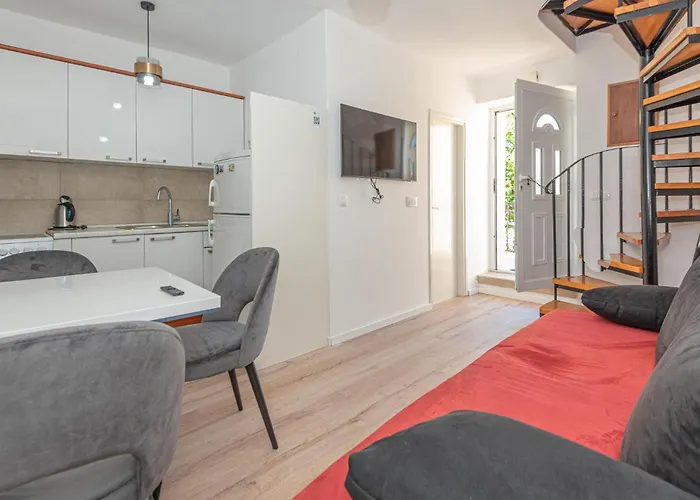 Ferienhaus Stunning In With Kitchen