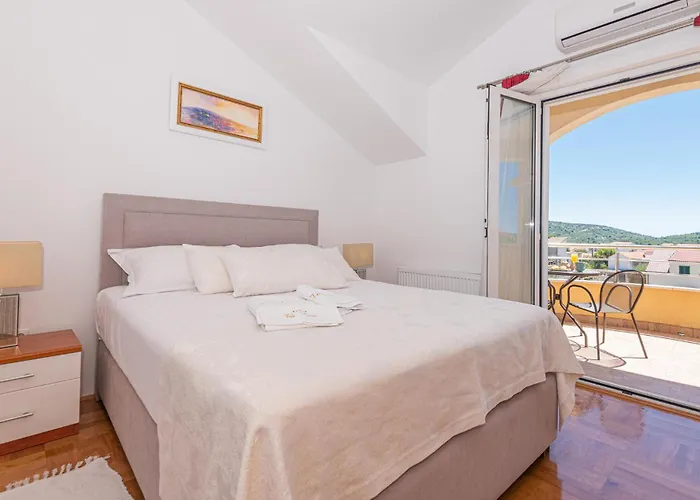 Stunning In With Kitchen *