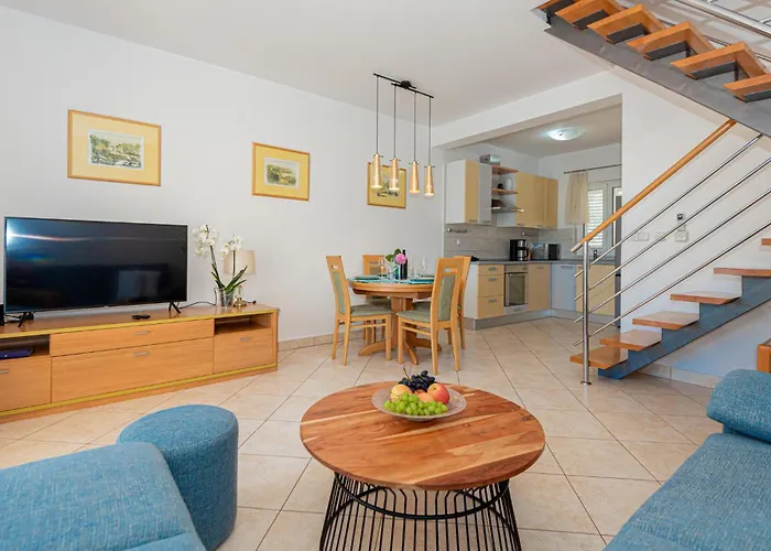 Stunning In With Kitchen * Pirovac