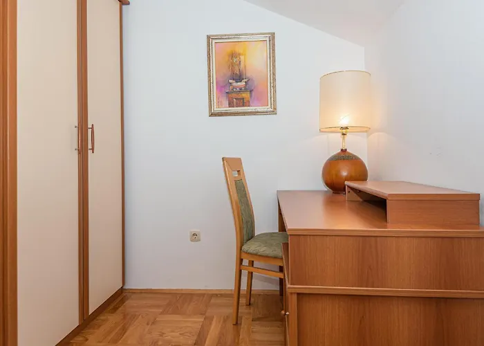 Stunning In With Kitchen