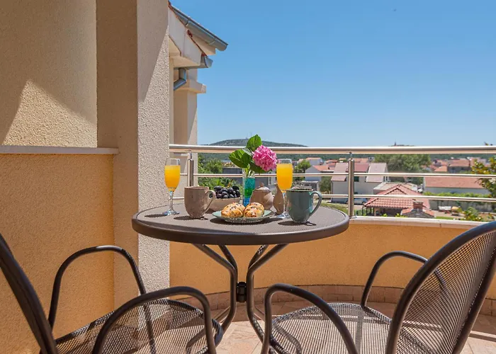 Stunning In With Kitchen Ferienhaus Pirovac