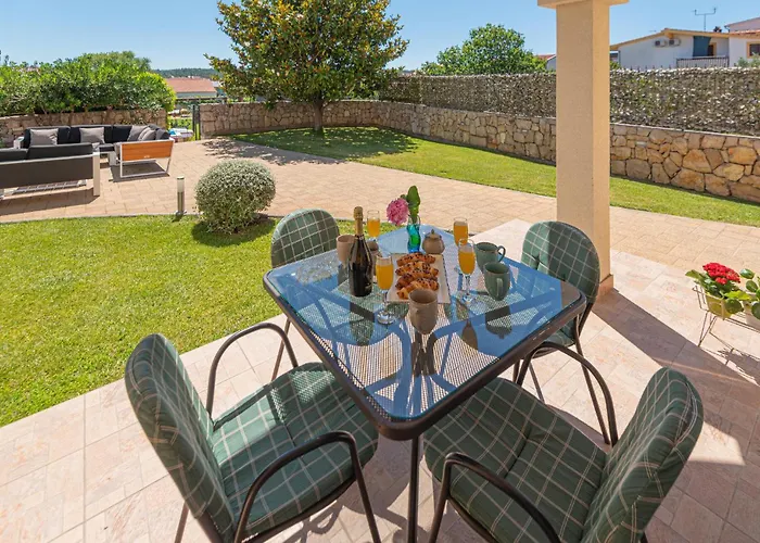 Stunning In With Kitchen Pirovac