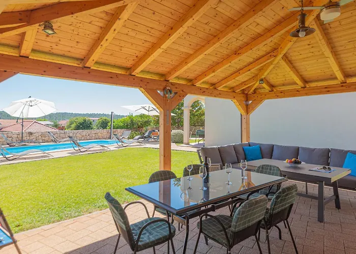 Stunning In With Kitchen