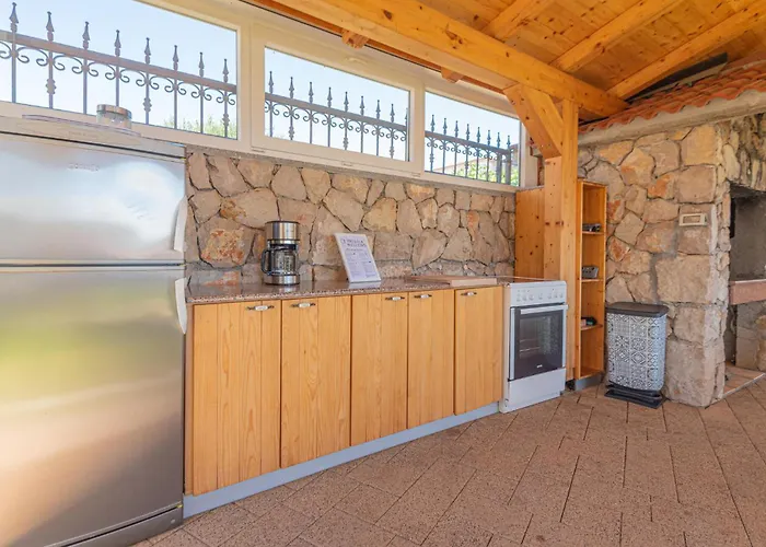 Ferienhaus Stunning In With Kitchen *