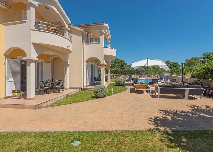 Stunning In With Kitchen 別荘 ピロヴァッツ