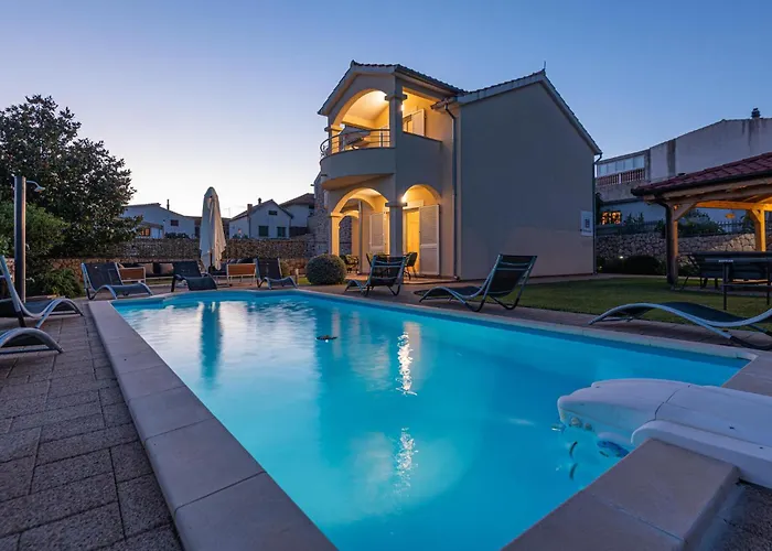 Stunning In With Kitchen * Pirovac