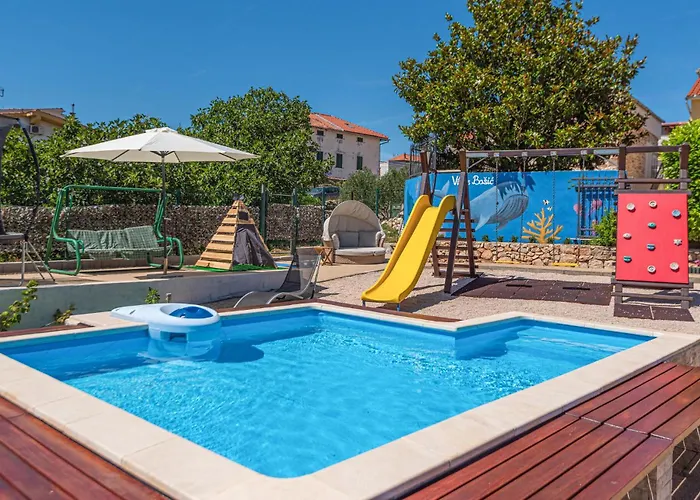 Ferienhaus Stunning In With Kitchen